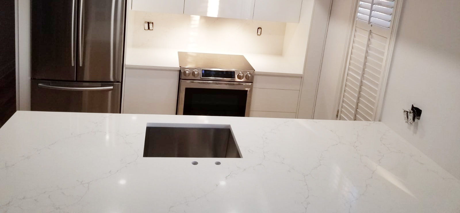 Quartz Calacatta Kitchen Countertops – Everest Granite